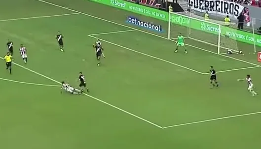 Vasco empata com o Bangu, emite nota contra juiz e torcedores culpam o Flamengo; entenda