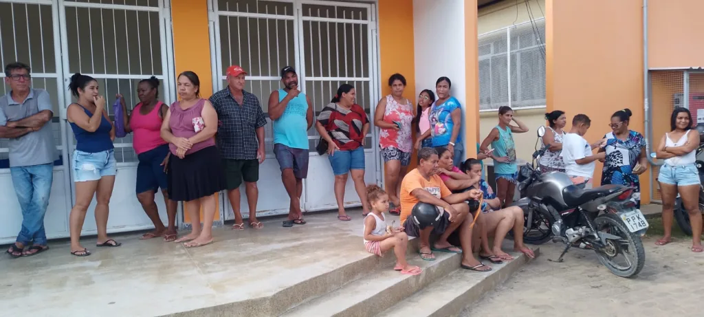 Defesa Civil e Secretaria de Saúde de Barra de São Francisco entregam kits para famílias atingidas por enchente em Paulista