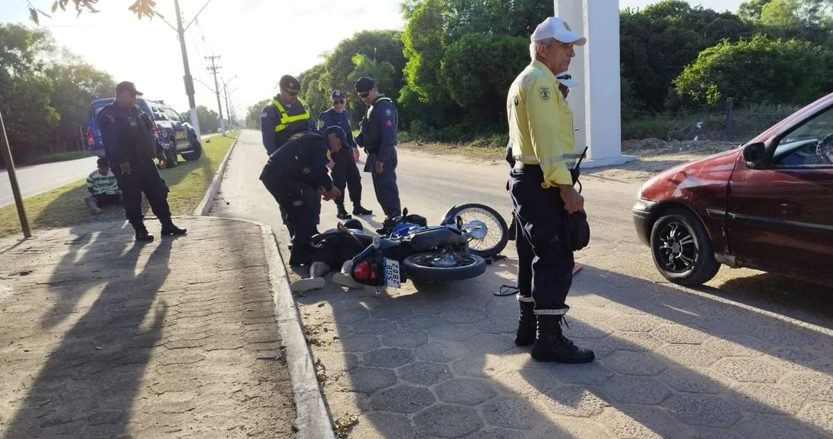 Linhares: motociclista tenta atropelar Guarda Municipal durante Blitz e acaba caindo