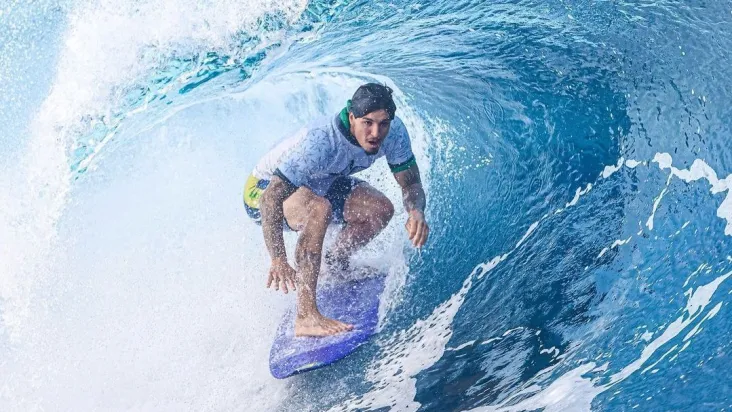 Foto de Gabriel Medina Viraliza Após Performance Quase Perfeita nas Olimpíadas de Paris 2024