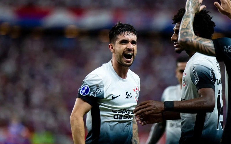 Decisivo na vitória sobre o Fortaleza, Coronado ainda busca ser protagonista no Corinthians