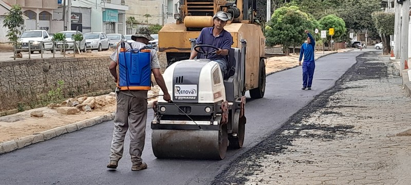Avenida Beira Rio recebe pavimentação asfaltica em Barra de São Francisco