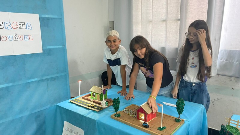 Estudantes da Escola Ozéias Rezende de Barra de São Francisco realizam Feira de Ciências, Matemática e Robótica