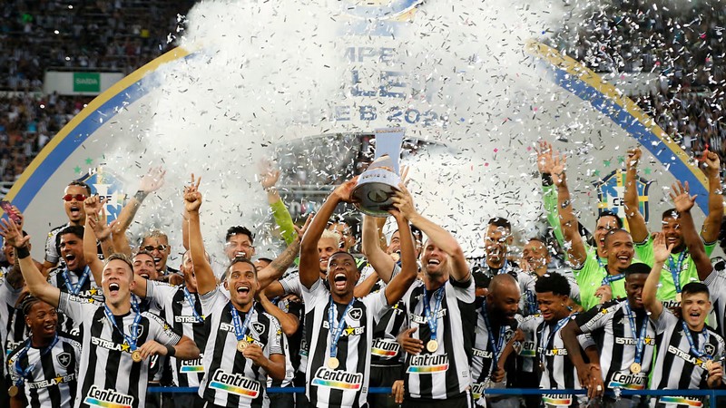 Botafogo conquista a Libertadores com força mental e vence o Atlético-MG