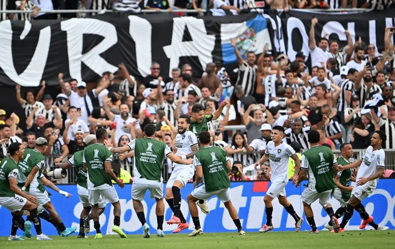 Botafogo derrota o Atlético Mineiro e se consagra Campeão da Copa Libertadores da América 2024.