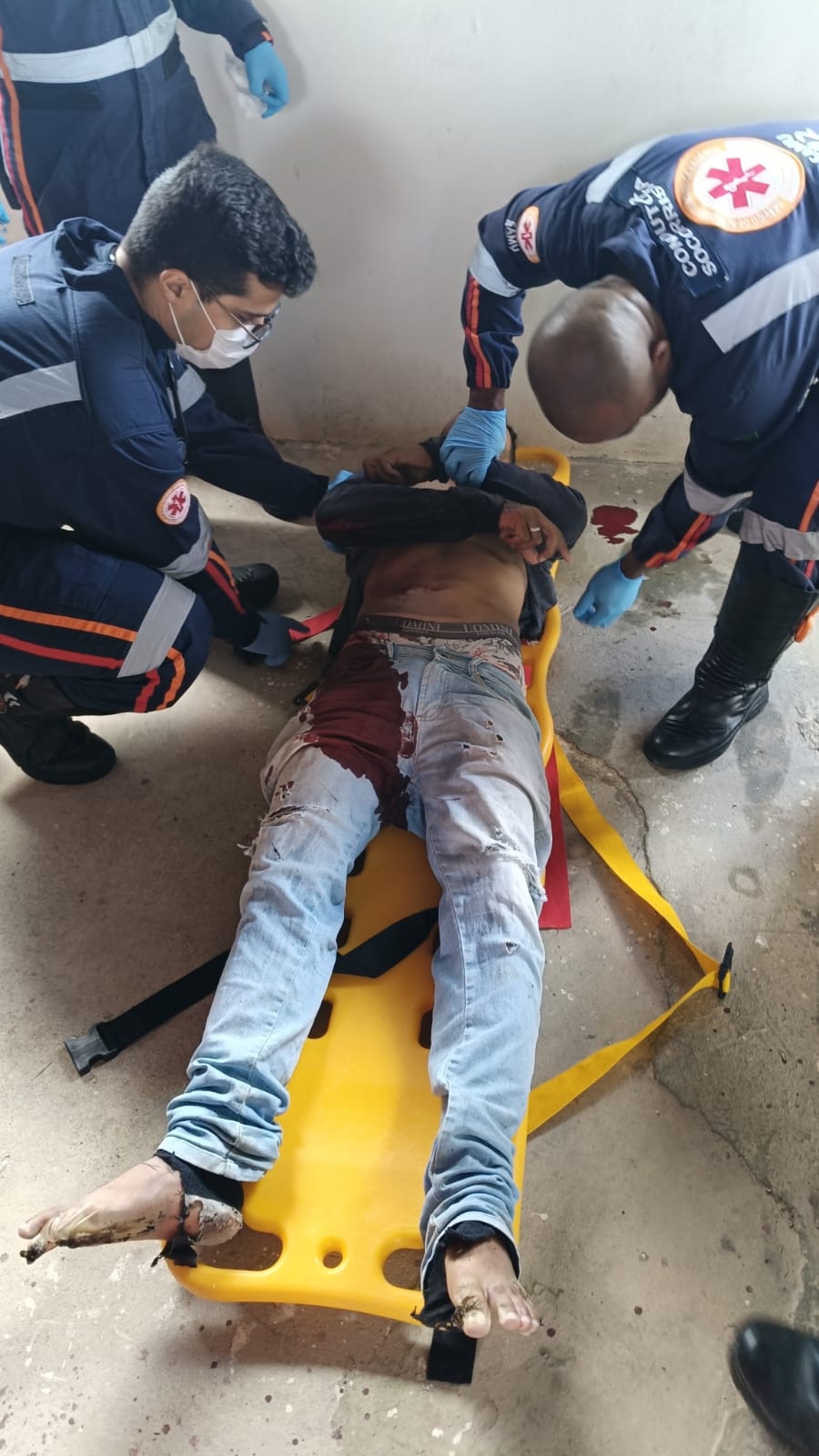 Trabalhador sofre choque elétrico ao instalar placa solar em bar de Mantena