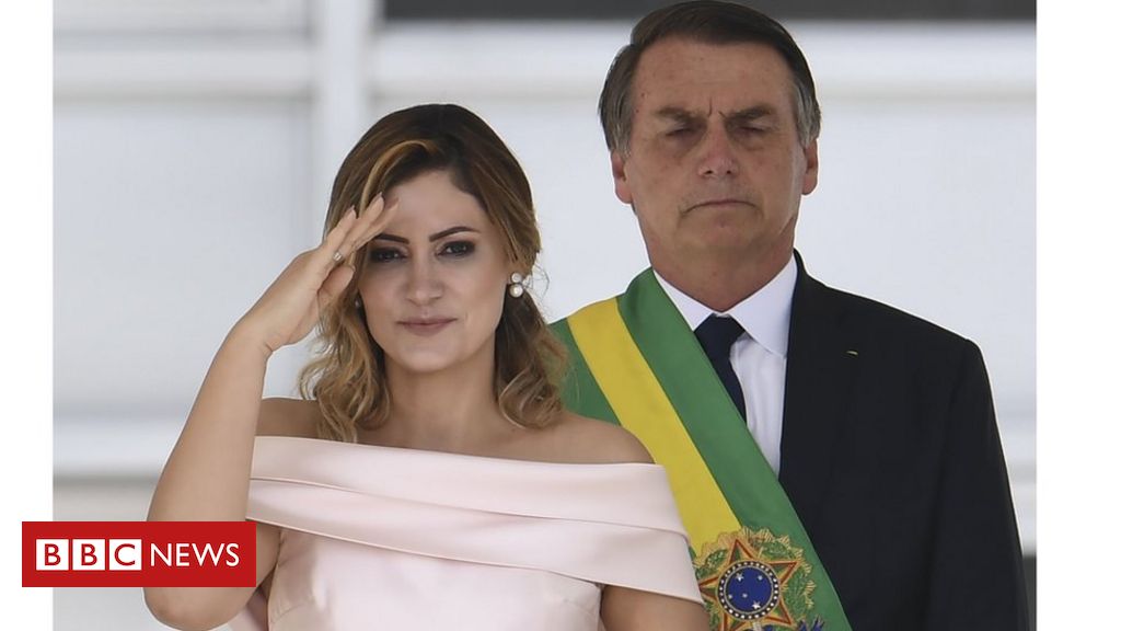 Michelle Bolsonaro: Transformações, Formação, Vida Pessoal e Atualizações Recentes