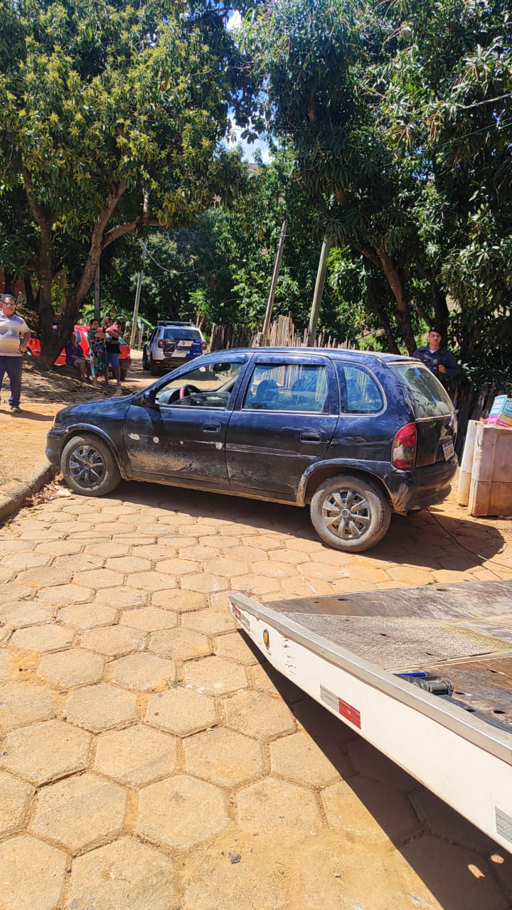 Carro furtado é recuperado pela polícia em Barra de São Francisco