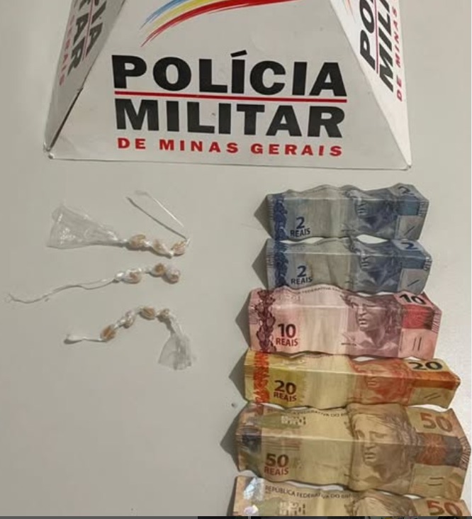 Mulher é presa por tráfico de drogas em Mantena; polícia apreende crack e dinheiro